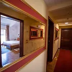 Ego' & Center Aparthotel